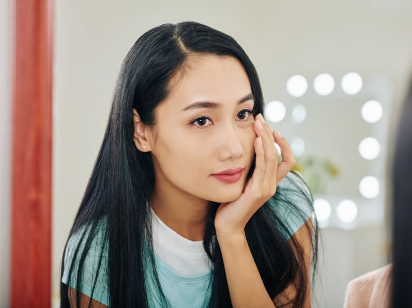 Is undereye concealer dead? Celebrity makeup artists’ tips on embracing the ‘no concealer’ trend