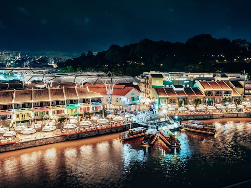 Free weekend late-night shuttle bus from Clarke Quay to 5 locations around town, plus rides to Tampines and Jurong