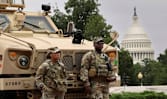 Trump ingin tempatkan militer di banyak kota AS: UU apa yang bisa digunakan untuk kerah tentara? 