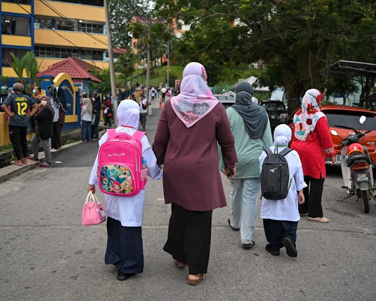 Around 6,000 students in Malaysia infected with influenza, prompting school closures