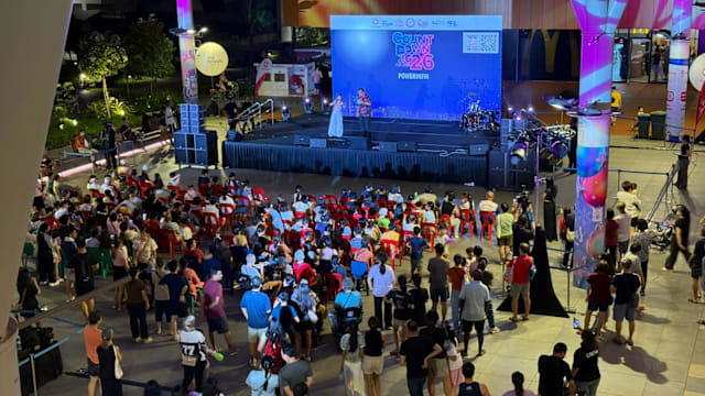 【直播】无人机汇演点亮榜鹅夜空 走入邻里感受跨年气氛