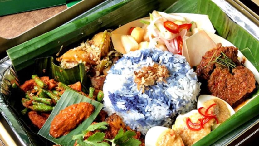 Restoran Violet Oon S'pore mohon maaf atas kontroversi hidangan 'Dulang Nasi Ambeng Nyonya'