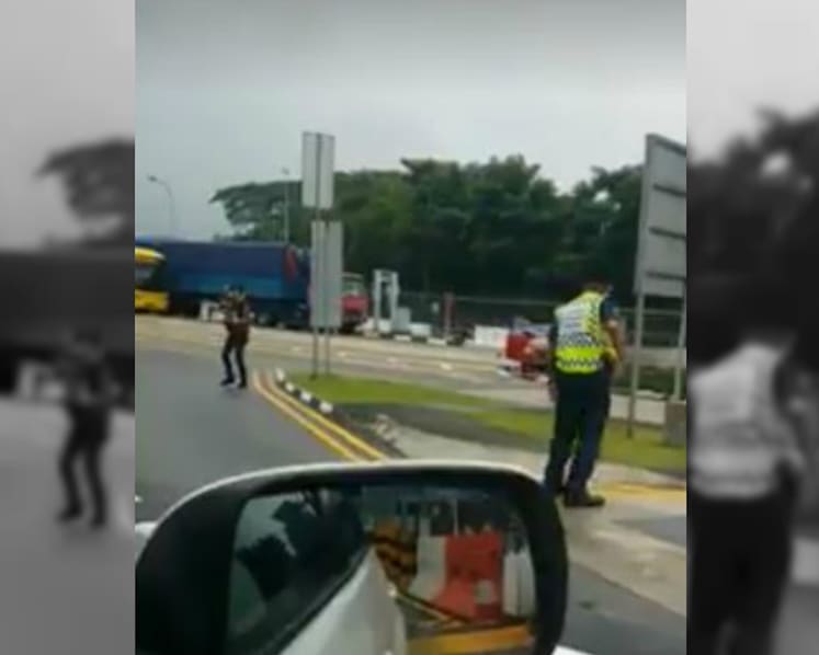 Armed robbery suspect arrested after standoff with police at Woodlands checkpoint