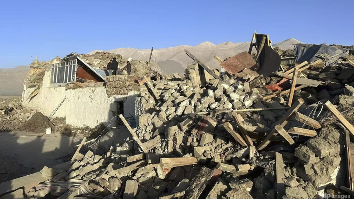 中国のチベットで地震、ネパールとインドで揺れを感じ120人以上死亡