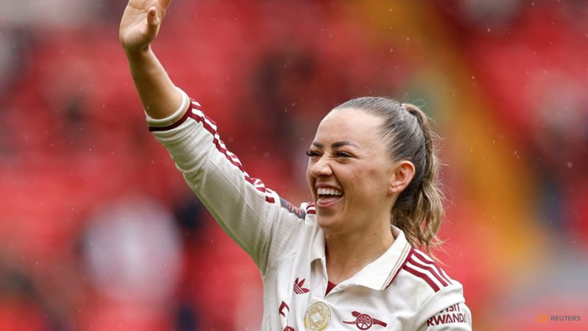 Chelsea sign Ireland women's captain McCabe