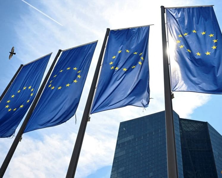 Global central banks mostly on hold as war muddies economic outlook