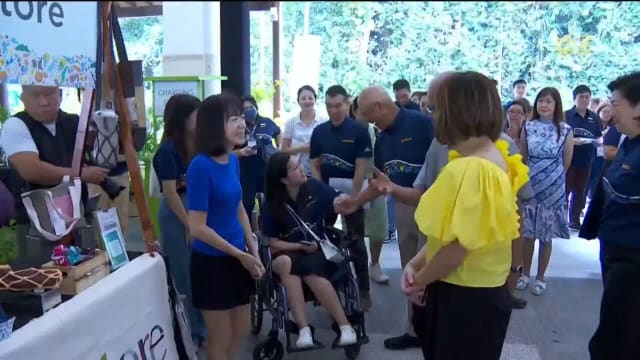 口试练习：圣淘沙给弱势群体提供实习和就业机会