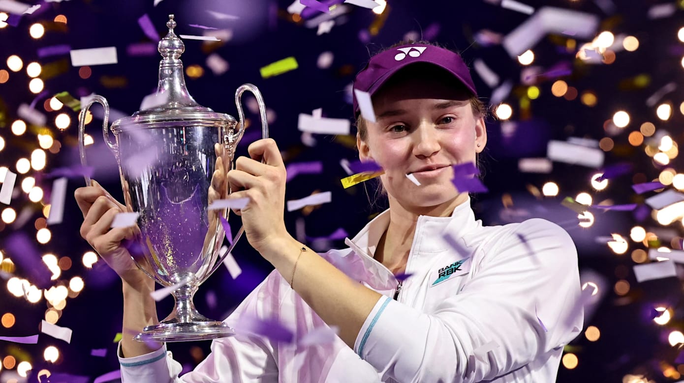 莱巴金娜直落两盘战胜萨巴伦卡 夺WTA总决赛首冠