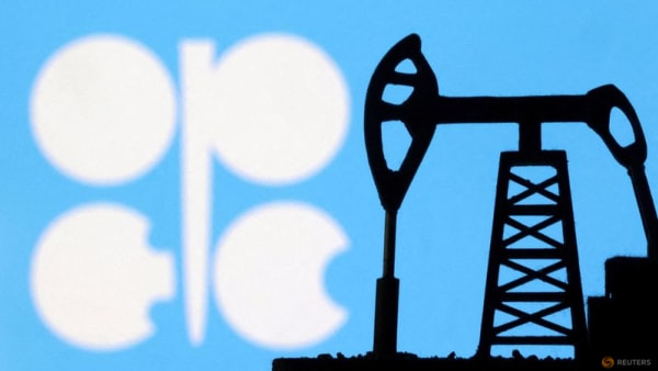 Oil falls on stronger US dollar, possibility of higher OPEC+ output - Channel News Asia (Picture 2)