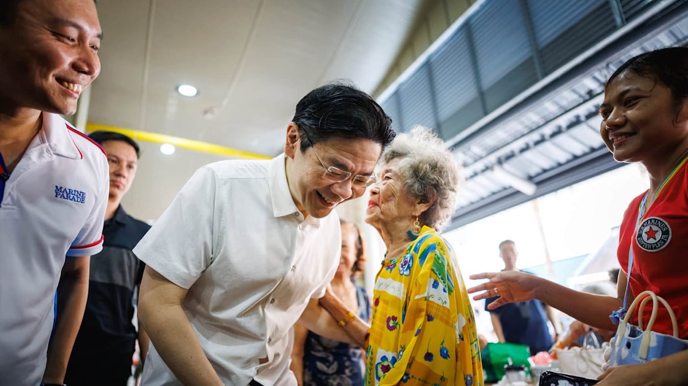 “我在这个社区长大” 总理访马林台同街坊互动