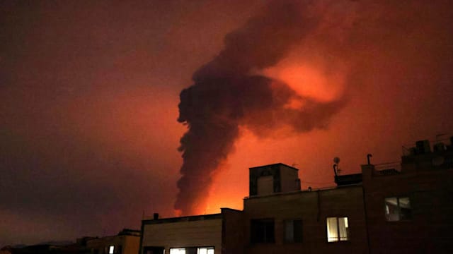 伊朗指美以夜袭德黑兰五处石油设施 造成四人死亡