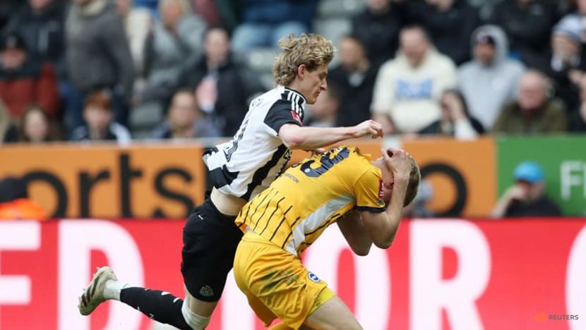 Gordon red card huge blow for Newcastle League Cup hopes Gordon red card huge blow for Newcastle League Cup hopes