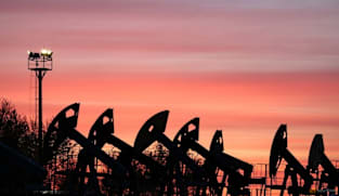Oil set for steepest quarterly loss since 2020 as traders focus on US-Iran talks