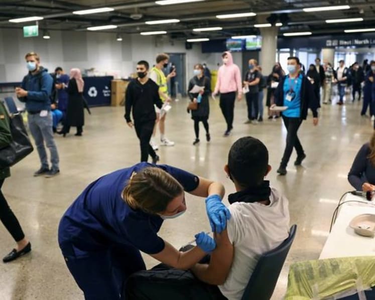 UK opts not to vaccinate most under-18s against COVID-19