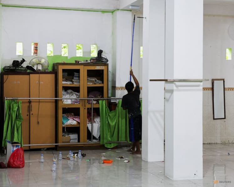 Police say personal, not religious, motive may be behind Indonesia blasts