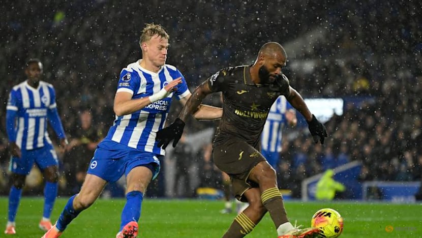 Keeper Verbruggen the hero as Brighton beat Brentford 2-1