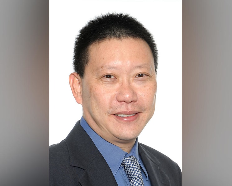 Top eye specialist gets mandatory treatment order for tailgating driver, throwing wine bottle