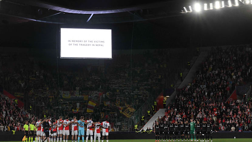 நேப்பாளப் பெருவெள்ளம்: UEFA மௌன அஞ்சலி