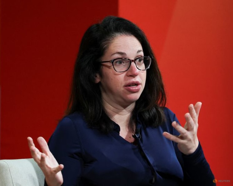Government engagement with AI creates more uncertainty for investors, Bridgewater CIOs warn
