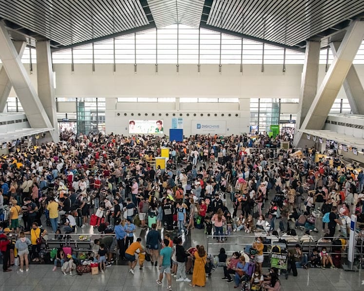 Thousands affected after Manila airport power outage disrupts travel plans, forces flight cancellations