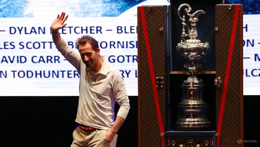 Sailing-Ainslie hires British veteran Walker as CEO for America's Cup bid