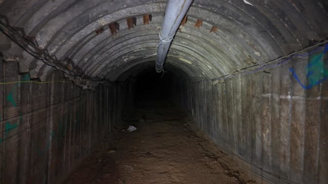 以军向卡萨地道灌水 以摧毁哈马斯地下隧道网络