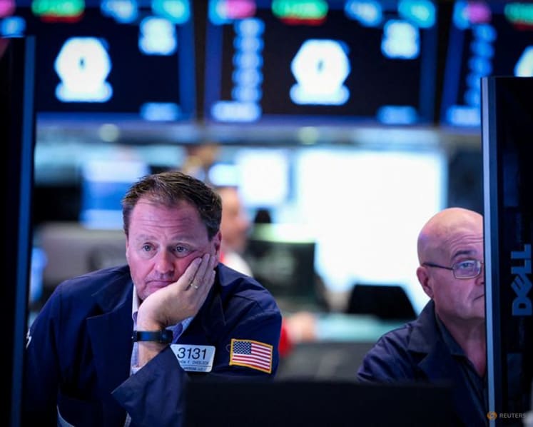 World stocks gain ahead of 'formidable' week for risk; oil prices fall