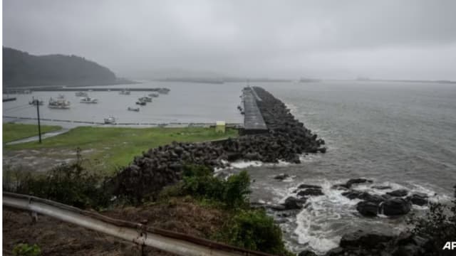 强台风安比逼近日本东京 多趟列车和航班服务取消