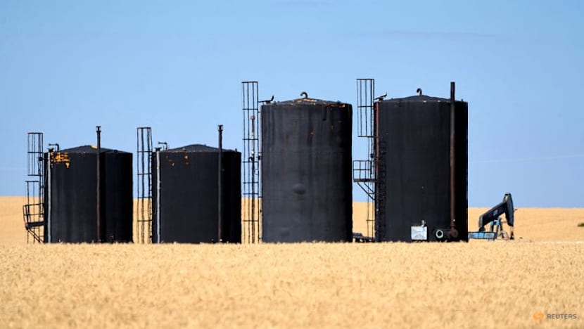 Oil prices steady after loadings resume at Russian export hub