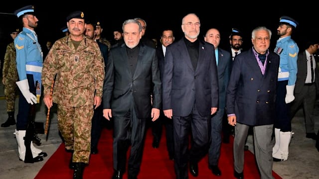 伊媒：伊朗代表团会见巴国总理 美伊会谈暂定一天