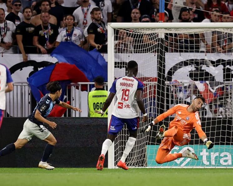 Lyon held to 1-1 draw by Le Havre after late VAR drama