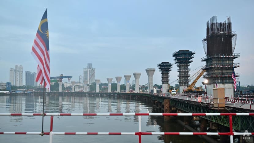 Fares for Johor Bahru-Singapore RTS Link to be 'determined commercially' by operator: Chee Hong Tat Fares for Johor Bahru-Singapore RTS Link to be 'determined commercially' by operator: Chee Hong Tat