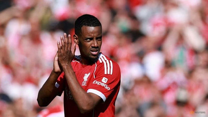 Liverpool's Isak in contention for Chelsea game, says Slot