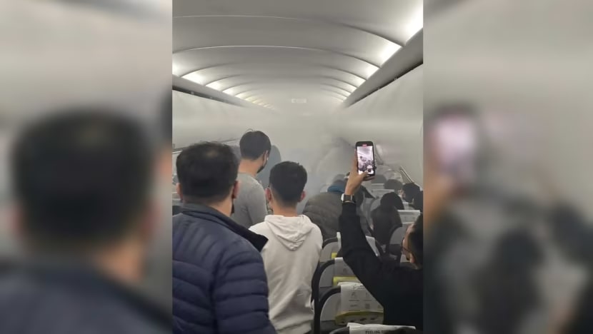 தைவானிலிருந்து சிங்கப்பூருக்கு வரவிருந்த விமானத்தில் தீ... இருவர் காயம்