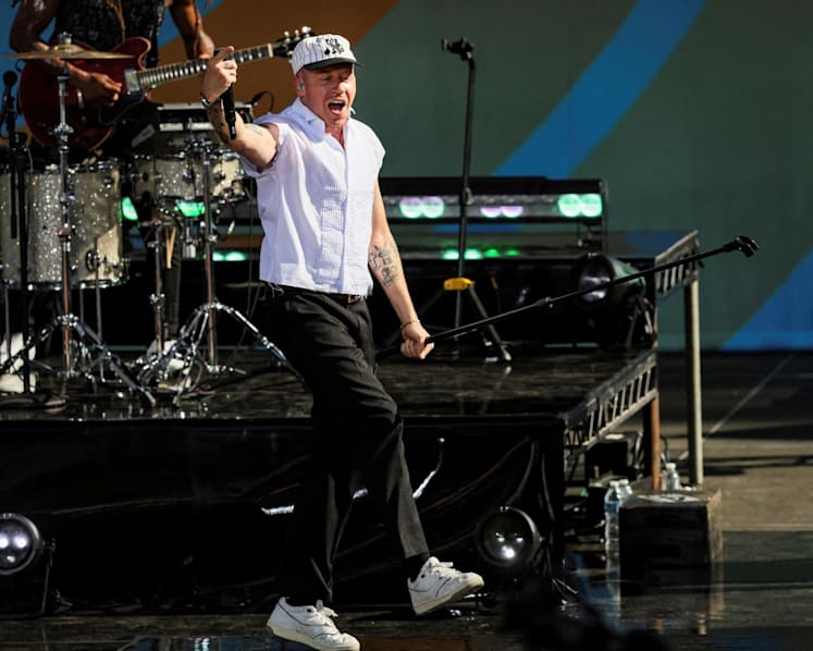 Macklemore balas pencoretan dari tur Ed Sheeran dengan 'Free Palestine Tour'