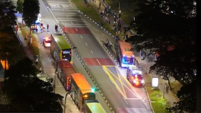 勿洛北发生交通事故 骑士和行人送院