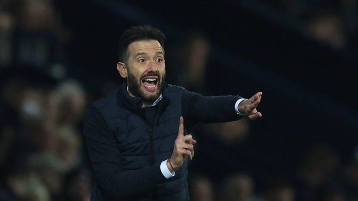 Coach hails Valencia’s resilience after first win at Real Madrid since 2008 Coach hails Valencia’s resilience after first win at Real Madrid since 2008