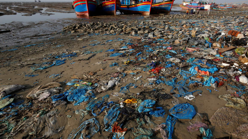 As businesses join anti-straw bandwagon, consumers call for more sustainable solutions