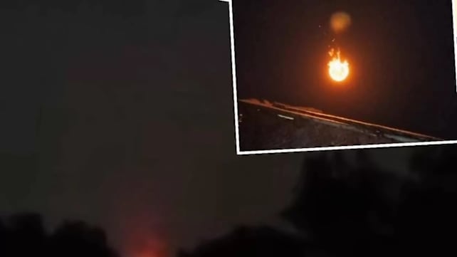 Meteor jatuh: Dentuman keras dan bola api terangi langit Cirebon, apakah berbahaya?