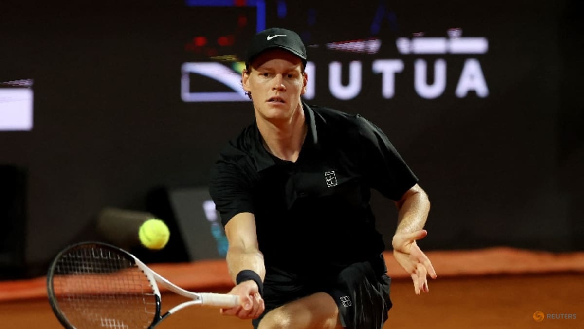 Sinner closes in on Italian Open final before rain halts Medvedev clash