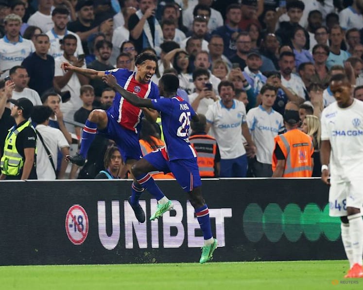 Troubled Marseille lose fifth straight as PSG win