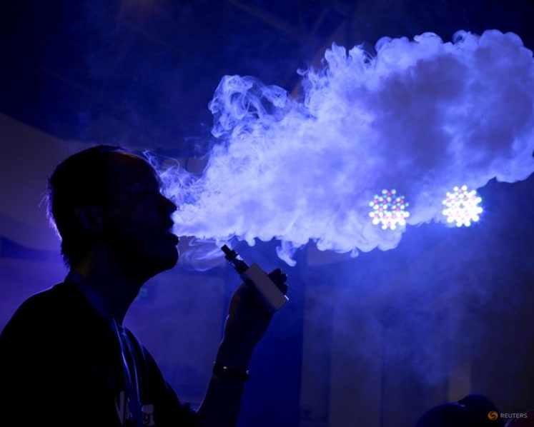Commentary: No, vapes aren’t 95% less harmful than cigarettes. Here’s how this decade-old myth took off