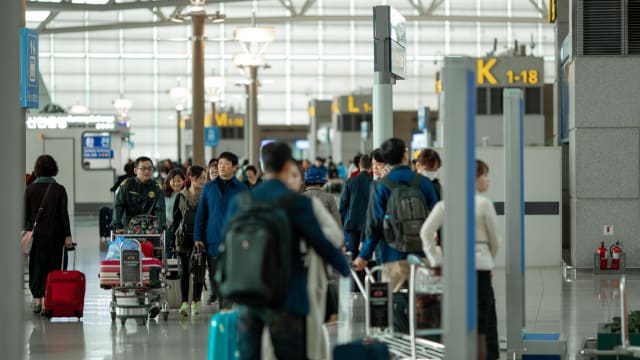 韩国规定飞机乘客 充电宝须携带身上