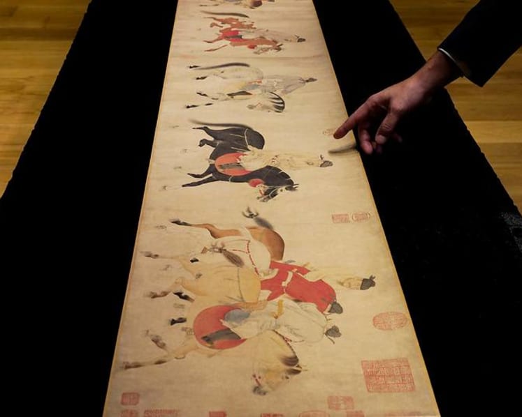 700-year-old Chinese scroll sells for US$41.8 million in Hong Kong