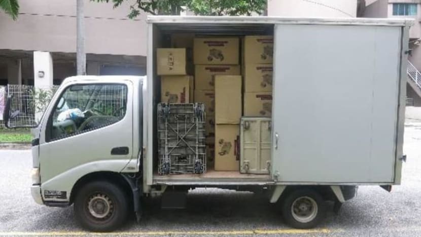 Lebih 6,000 karton rokok tidak dibayar cukai dirampas di Woodlands, 5 ditahan