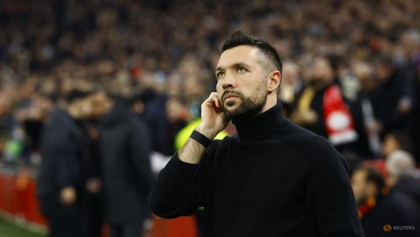 Farioli leaves Ajax after title bid collapse