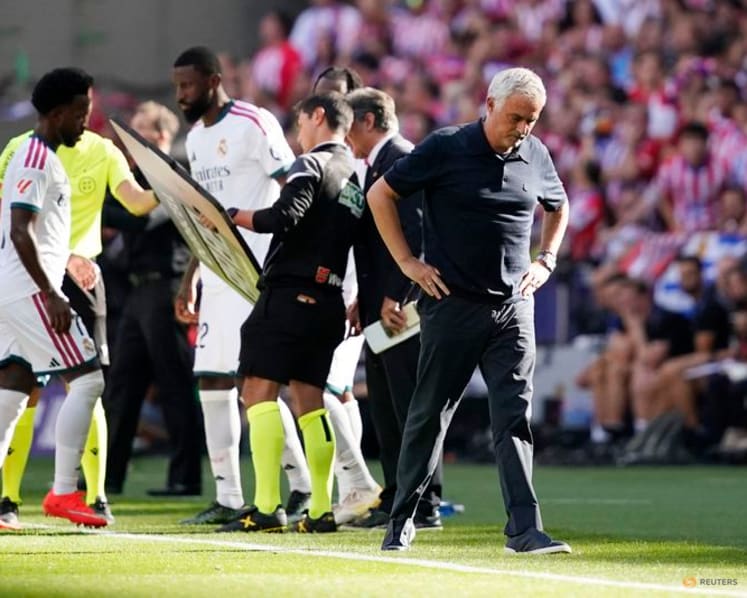 Mourinho fumes at referee, Simeone urges respect after fiery Madrid derby