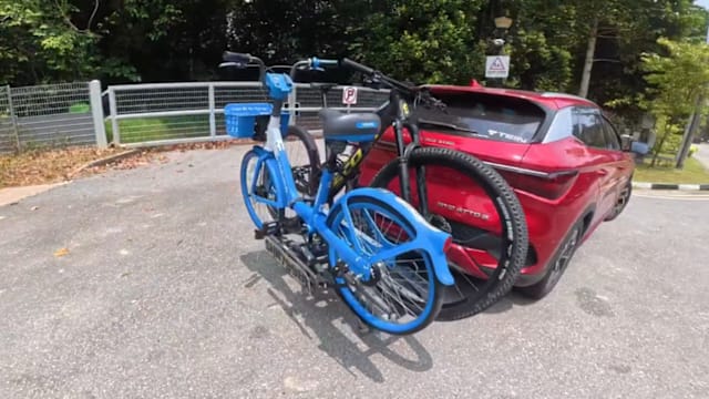 误跟导航骑上快速公路 好心司机载送一程还教用导航