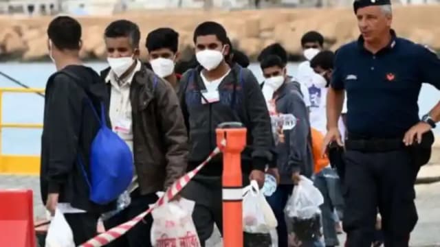 一非洲移民船在意大利外海翻覆 约40人下落不明