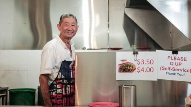 飘香超过半世纪 知名潮州炒粿条摊主退休